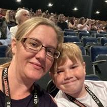 Lisa Mitchener's Instagram, Twitter & Facebook