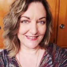 Ruth Durfee's Instagram, Twitter & Facebook