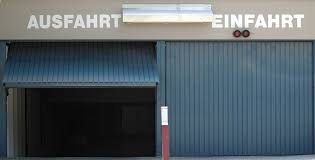 Gegenüber dem wettbewerb ist in unseren leistungen, aufgrund langjähriger erfahrungen, grundsätzlich eine flächengründung durch eine doppelbewehrte bodenplatte enthalten. Schwingtore In Koln Grosse Vielfalt Beim Meisterbetrieb Hoffmann