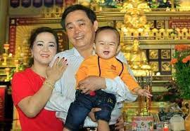 Hiện nay có nhiều người lấy xe ô tô gia đình để làm hoạt động kinh doanh nhưng lại không đăng ký kinh doanh. Vá»£ Ä'áº¡i Gia DÅ©ng Lo Voi Toi La Nguyá»…n PhÆ°Æ¡ng Háº±ng