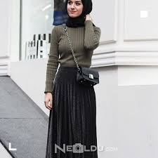 Modadan, grafik tasarıma, dekorasyondan, baskıya hayatımızın birçok alanında önemli yer tutar. Pileli Etek Kombinleri En Sik Kisa Uzun Ve Tesetturlu Pileli Etek Modelleri