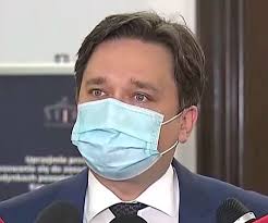 Od decyzji wstrzymali się senatorzy: J Etymrk7o45wm