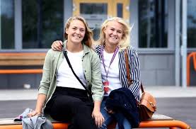 Sedan 2014 är magdalena andersson sveriges finansminister , den första kvinnan på den posten i en socialdemokratisk regering. Dom Som Aldrig Ger Upp As Magdalena Eriksson And Pernille Harder Visited