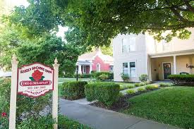Once known as the alexee house, the property was acquired by kasey richards in 2018 who reopened the venue as the mountain rose inn. Red Rose Inn Bed And Breakfast Bewertungen Fotos Preisvergleich Bardstown Kentucky Tripadvisor
