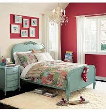 Love This Set Up Quilt Minus The Red Wall Yatak Odasi Dekorasyon Fikirleri Genc Kiz Odalari Yatak Odasi Kirmizi