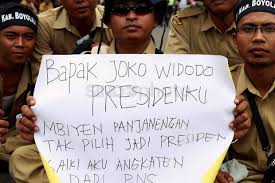 Pns mendapat jaminan pensiun dan jaminan hari tua, sedangkan pppk tidak mendapat jaminan. Perpres Gaji Dan Tunjangan Pppk Diteken Nasib Nip 51 Ribu Tenaga Honorer Segera Dibahas