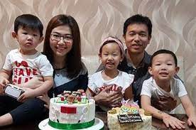 Ajak istri main kuis bulutangkis, hendra setiawan malah kena… sandiani arief bersama suaminya, hendra setiawan, dan ketiga anaknya. Kilas Balik Istri Hendra Setiawan Cuma Sekali Lihat Suami Berekspresi Semua Halaman Bolastylo Bolasport Com