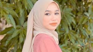 Daftar artis indonesia terkaya selanjutnya adalah inul daratista. 5 Instafamous Remaja Yang Kaya Dan Popular Di Malaysia Metro Kini