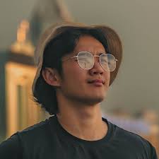 Phillip Vu's Instagram, Twitter & Facebook