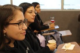 Como una manera de interiorizar a nuestros estudiantes de la Universidad  Santo Tomás (UST), sobre el nuevo proceso de Acreditación 2025, Ricardo  Neira, director académico de la casa de estudios, orientó a