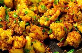 हलवाई स्टाइल आलू गोभी की सब्जी बनाने का आसान तरीका - Aloo Gobi Recipe in  Hindi - Kitchen Hindi
