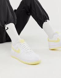 While any plane carrying the president is designated air force one, the two aircraft most frequently assigned that callsign carry tail numbers 28000 and 29000. Nike Air Force 1 07 Baskets Blanc Et Jaune From Asos On 21 Buttons