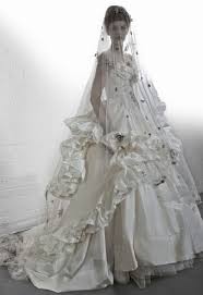 Maybe you would like to learn more about one of these? Pin Von Christine L Auf Bridal Fashion Kleid Hochzeit Brautsammlung Ruschenkleid