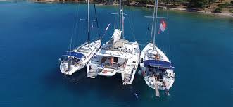 Trajekti lokalnih linija listu naših trajekata koji plove na lokalnim linijama možete pogledati ovdje. Segelyacht Vs Katamaran Vergleich Yachtcharter Magazin