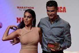 Cristiano ronaldo dos santos aveiro, oih (portugis: Pendant Que Cristiano Ronaldo Reste En Confinement Sa Femme Georgina Vit Sa Meilleure Vie Cristiano Ronaldo Fan Site Cr7