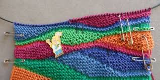 Knitting is a method by which yarn is manipulated to create a textile or fabric; Startseite Kabinette