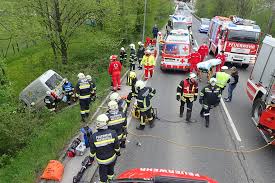 Fahrzeugüberschlag im kaltenbachgraben in spital am semmering bfkdo jennersdorf: Lenker Starb Noch An Der Unfallstelle Schwerer Verkehrsunfall In Traisen Lilienfeld