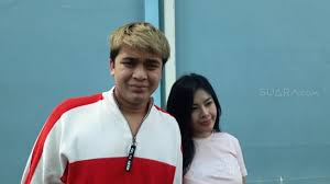Liputan6.com, jakarta billy syahputra tengah menjalani hubungan dengan elvia cerolline. Billy Syahputra Lamar Elvia Cerolline Di Acara Pagi Pagi Pasti Happy