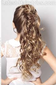Sri lankan bridal hairstyles bridal pakistani bridal apr 4 2020 explore chokomilk s board sri lankan weddings followed by 2318 people on pinterest see salon cattleya sri lanka engagement saree saree wedding. Half Up Hairstyle Girls Wedding Novocom Top