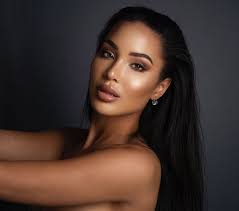 Let's meet Bella Davis, Miss Europe Continental Sweden