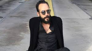 Εξηγεί πώς βρέθηκε με την οικογένειά του από. Panos Moyzoyrakhs Boyrkwmenos Milaei Prwth Fora Gia Ton 8anato Toy Patera Toy Binteo I Love Style