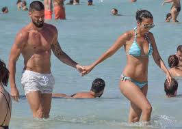 Последние твиты от olivier giroud (@_oliviergiroud_). Chelsea Star Olivier Giroud Soaks Up Sunshine During Post World Cup Holiday With Wife