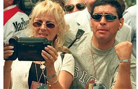 A Maradona Le Falta Dinero De Su Fortuna Y Duda De Su Exesposa Archivo Digital De Noticias De Futbol Futbolred