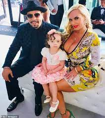 He reportedly joined the us army in 1979 to support his girlfriend and daughter. Coco Austin Baby Her Life And Career Frantisek Juris