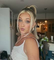 Alaina Stephens's Instagram, Twitter & Facebook