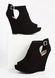 Black shoes for women heels. Creative Tricks Can Change Your Life Leather Shoes Colour Shoes Wedges Walks Leather Shoes Poster Black Shoes Cute High Heels Fashion High Heels Trendy Heels