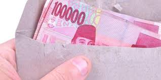 Akibatnya masih banyak masyarakat indonesia yang menyimpan uang tunainya di rumah bahkan. Bisakah Covid 19 Menular Lewat Uang Tunai Halaman All Kompas Com