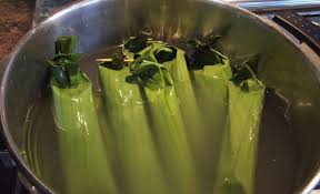 Selain itu aroma daun pisang yang menempel, membuat lontong terasa lebih segar dan lezat. Cara Membuat Lontong Daun Pisang Yang Pulen