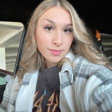 Hannah Beattie's Instagram, Twitter & Facebook