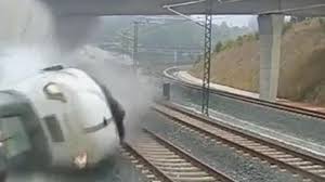 Memandu kereta atau menggunakan kereta yang mana badan kereta tersebut berlubang; Kemalangan Kereta Api Di Perancis Banyak Cedera