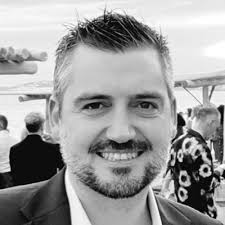 A bit of time off so I can match my shirt with the sea…