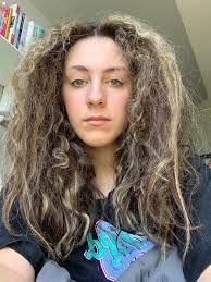 How To Fix Poofy Frizzy Hair Hair Beauty Skin Deals Me Fashion Love Cute Style Women Makeup Frizzy Hair Fix Frizzy Curly Hair Puffy Hair