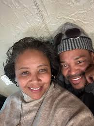 Hi there I am looking for Lorraine Brogan (Thomson) married to Rab Brogan  had 2 daughters Lana and Kate. Lorraine also had younger sister Linda who I  believe married someone from Jersey.