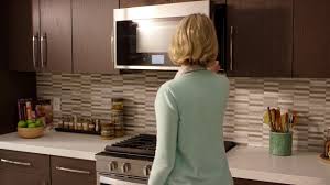 Whirlpool Smart 1 9 Cu Ft Over The Range Microwave With Scan To C The Brick