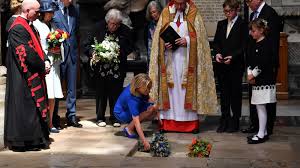 Thousands flock to stephen hawking's funeral including theory of everything star eddie mourners lined the streets of cambridge on saturday for the funeral of stephen hawking. Stephen Hawking Enters Britain S Valhalla Where Space Is Tight The New York Times