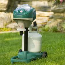 Backyard mosquito control barrier protection. 5 Best Mosquito Sprays For Your Yard Natural Or Chemical Bug Lord