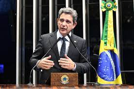 Rogério carvalho is a brazilian former footballer who played as a striker. Rogerio Carvalho Pede Que O Senado Defenda A Vida Senado Noticias