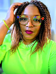 Nina frames in black for affordable price