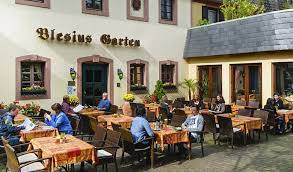 They are also equipped with a shower, cable/satellite channels and a hair dryer. Hotel Restaurant Blesius Garten Gourmet Classic