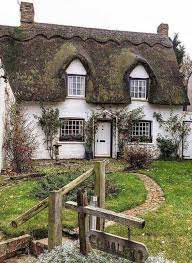 19 English Cottage Decor Ideas For The Coziest Cottage Style Home Everything Abode In 2021 Cottage Style Homes English Cottage Style English Cottage Decor