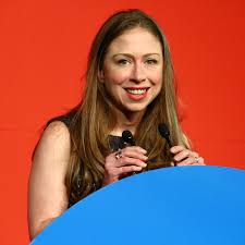 In hollywood, it's often meanwhile, you have to go back to the clinton administration to see when sarah jessica parker or those women — like many with naturally curly hair — go the chelsea route, taming it with blowouts. Chelsea Clinton S Hair Could Have Straightened Naturally Racked