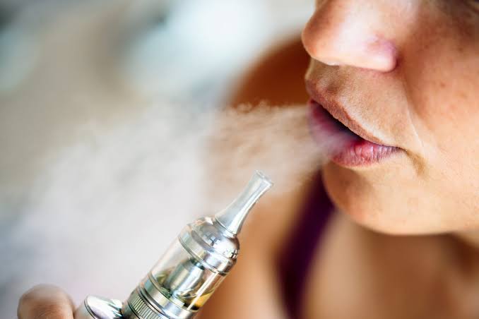 Vaper's tongue: what are the symptoms of this vaping side effect?