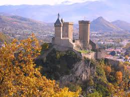 Chateau De Foix Ariege France In 1034 The Castle Became The Chief Town Of The County Of Foix And Plays A K Castles France Incredible Places Places To Visit
