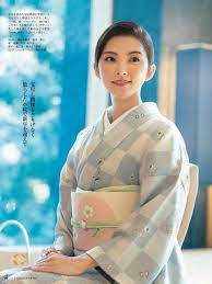 小紋 美しいキモノ2018冬 着物 仕立て 着物 美人 着物 着こなし