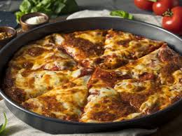 Schnelles Rezept Pizza Aus Der Pfanne Mit Wenigen Zutaten Freundin De In 2020 Kochen Schnell Rezepte Rezepte Essensrezepte