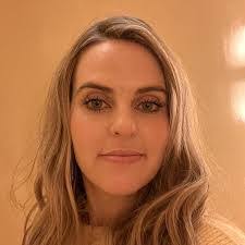 Leah Day's Instagram, Twitter & Facebook